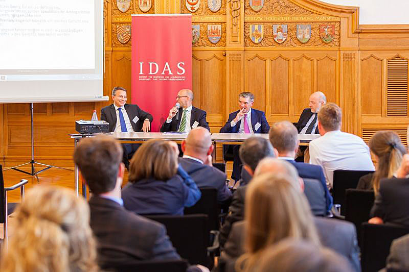 Podiumsdiskussion mit allen Vortragenden
